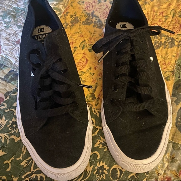 DC Shoes Unisex Manual Shoes
Black/White - ADYS300591-BKW,
Black/White NEW - Picture 3 of 4